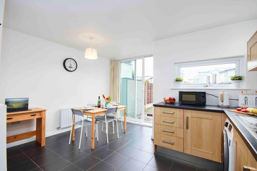 Dellehomes- Free Parking, Wfh, Family-Friendly Manchester Exterior photo